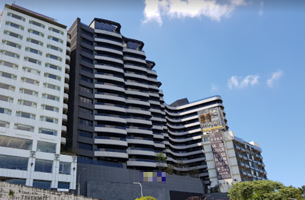 新店碧潭豪宅因前住戶跑回輕生,淪為凶宅。圖/翻攝自Google maps