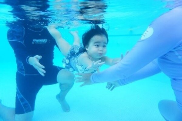 親子學習館主打嬰幼兒游泳課程。圖／高雄市政府提供
