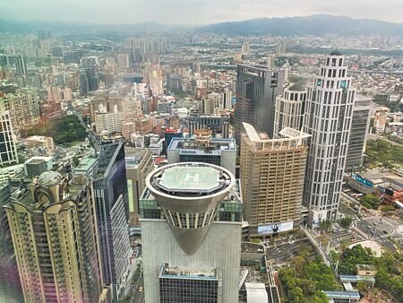 新北市政會議29日通過《新北市房屋稅徵收率自治條例》修正草案,維護居住正義。(葉德正攝)