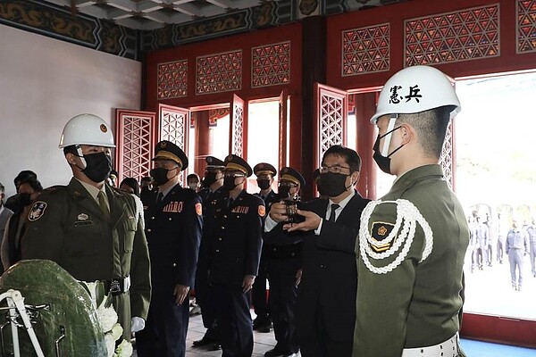 台南殺警案殉職的警員凃明誠、曹瑞傑入祀忠烈祠。（台南市政府提供／曹婷婷台南傳真）