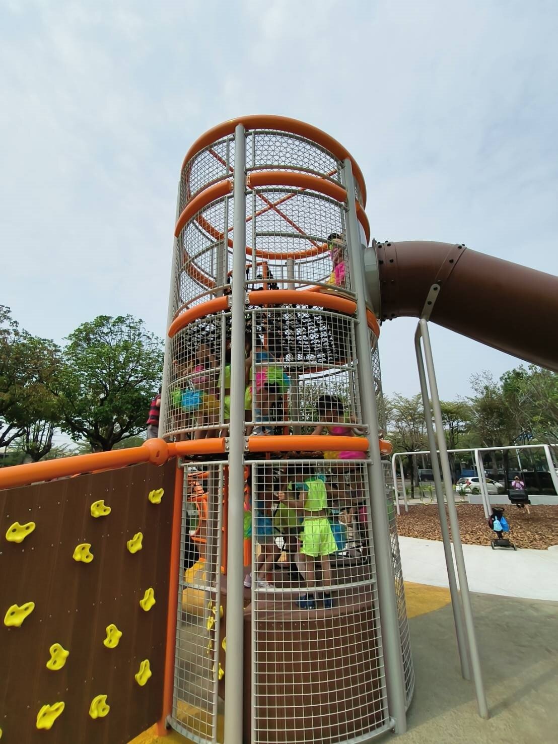 仁武特色遊戲場啟用,設計之初就納入公民參與,打造全齡共融遊戲場。記者蔡容喬/攝影