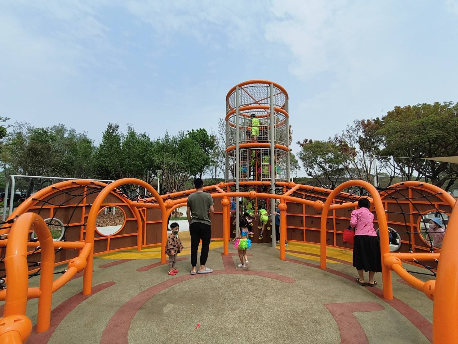 仁武特色遊戲場啟用,設計之初就納入公民參與,打造全齡共融遊戲場。記者蔡容喬/攝影