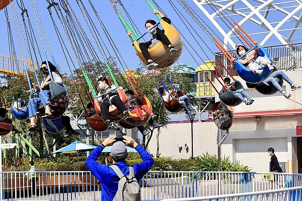 台北捷運歡慶兒童節，連假推出學童免費搭捷運、進入兒童新樂園、搭貓空纜車等多項活動。聯合報系資料照