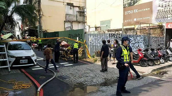 台灣大道一段299巷10號,一棟2層樓建築物發生倒塌。圖/TCPB 局長室提供
