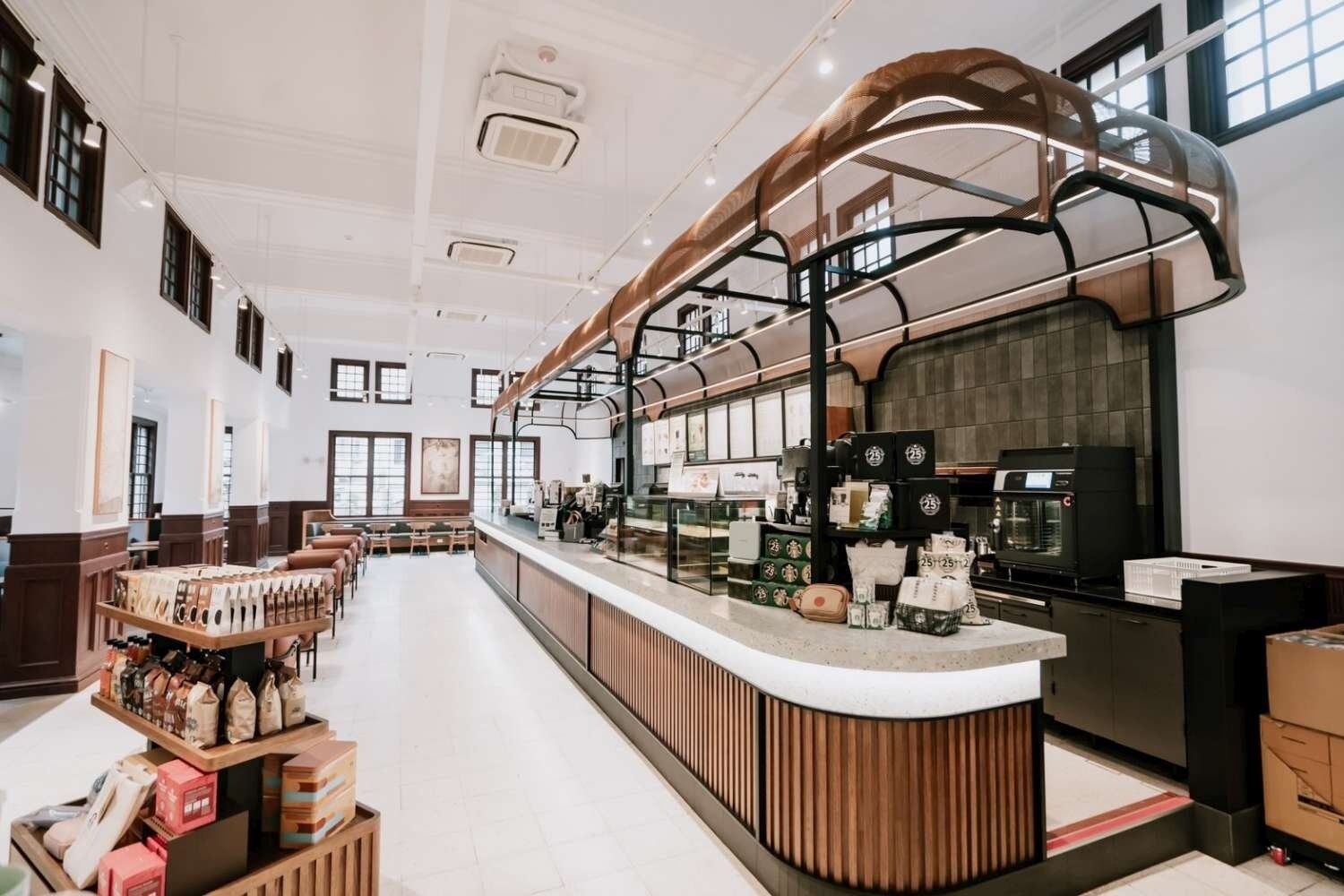 星巴克「新竹州圖書館」門市30日上午10時正式營運。圖/新竹市政府提供