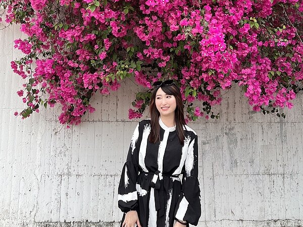 房仲女力崛起,永慶房屋經紀人劉懿萱透過透明、無年資限制的薪獎及晉升制度,成功在22歲就買房。圖/永慶房產集團提供