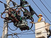 118台挖礦機狂吃500萬電費　男私接台電電桿房東也要賠