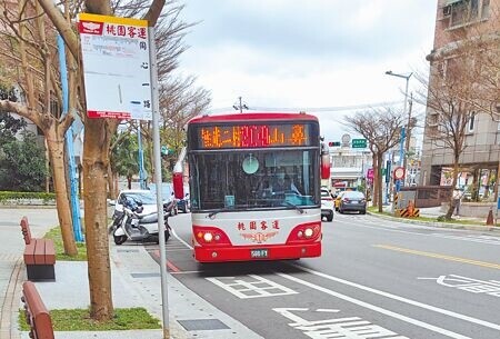 
桃園市區公車「701B龍岡圓環-長庚醫院」去年試辦後，交通局決定優化路線，改為「718建安宮-長庚醫院」，6日起試辦3個月。圖為示意圖。（賴佑維攝）
