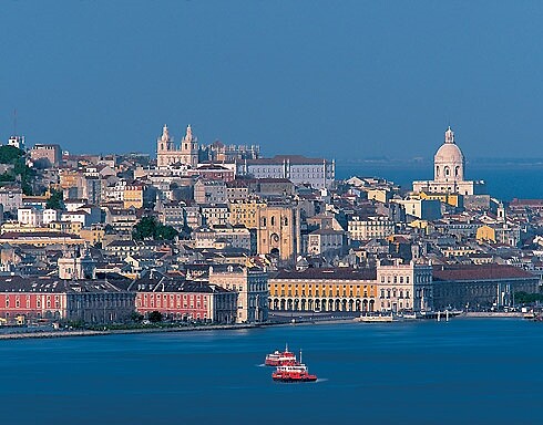 葡萄牙首都里斯本及其他城市1日爆出現示威遊行,人民抗議租金與房價不斷飆漲。示意圖/維基百科