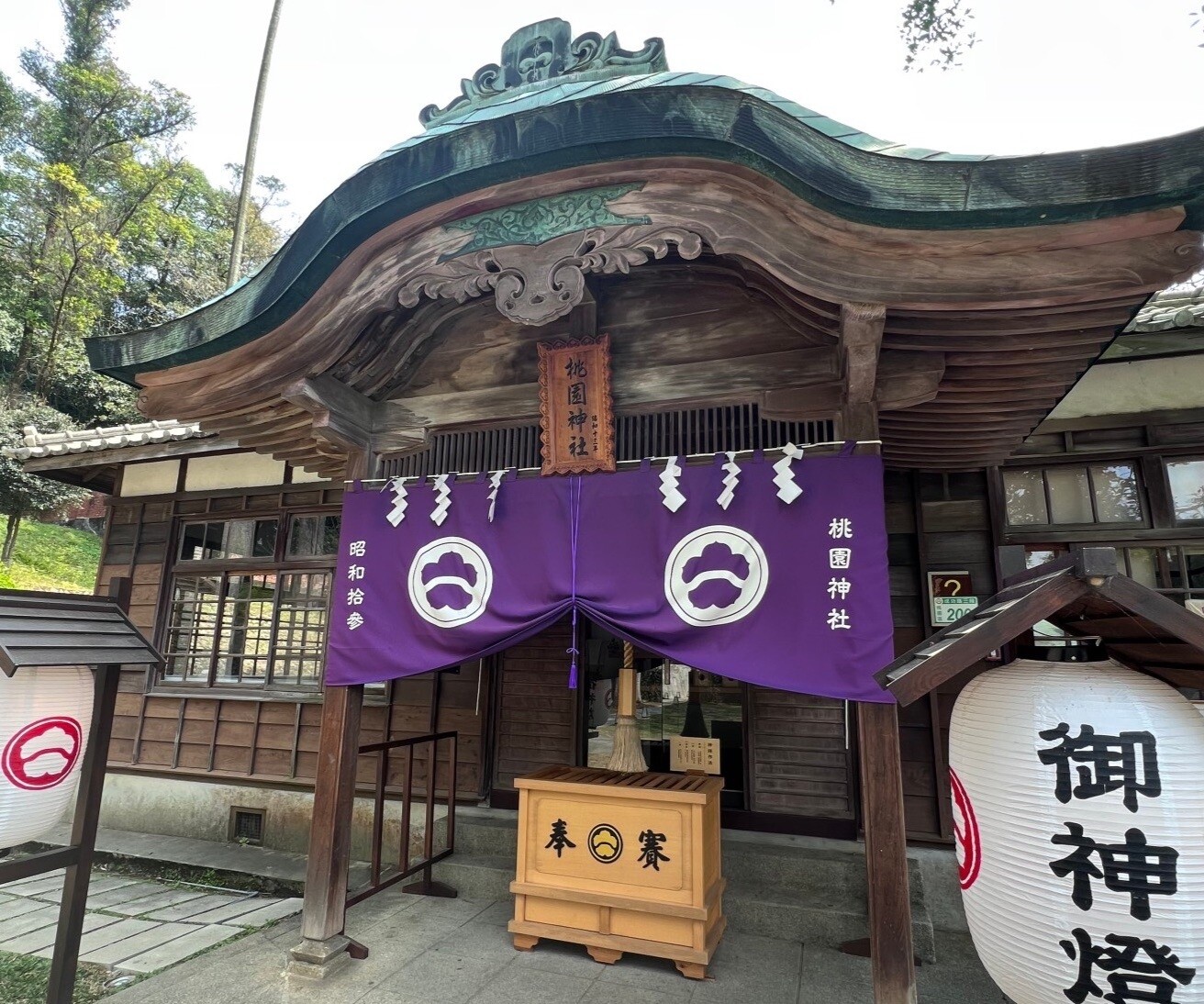 桃園神社迎來日本神祇引發爭議，近日人潮增加，引發藍綠營議員論戰。圖／本報資料照 