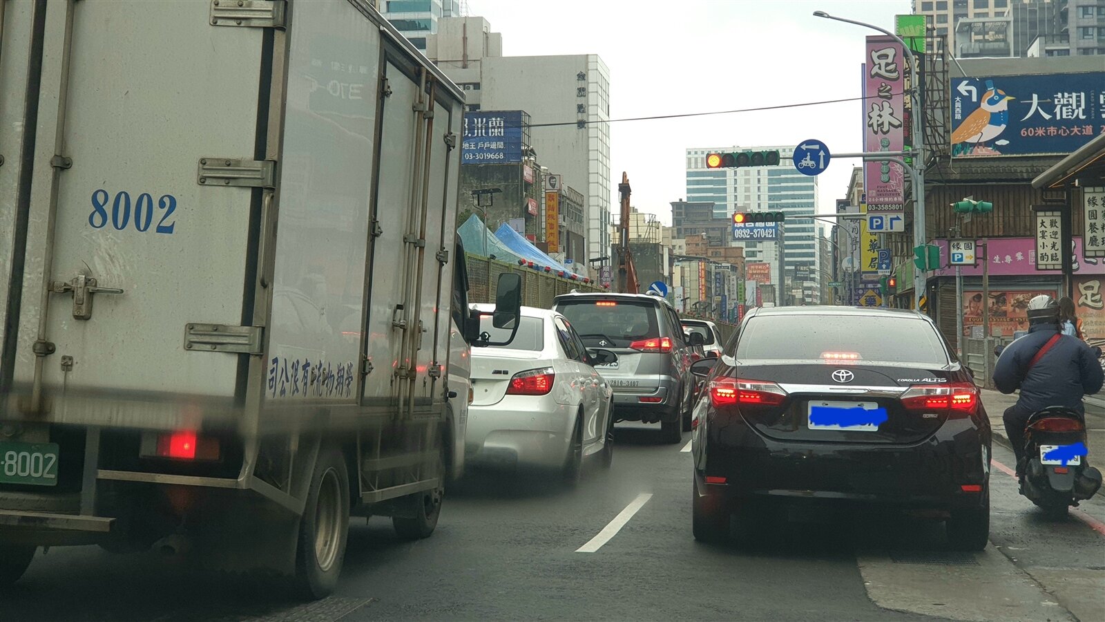 捷運施工影響周邊店家生意，地稅局表示明年可以檢討房屋稅降幅。記者鄭國樑／攝影 