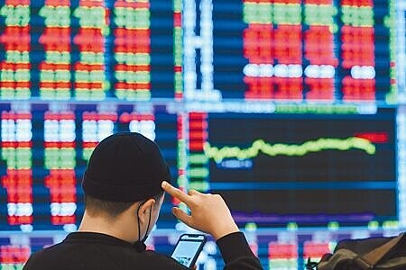 對岸啟動台海巡航行動,業界認為短期會造成台股一些賣壓。(本報資料照片)