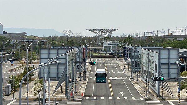 第2期淡海智駕電動巴士在台南的臺灣智駕測試實驗室情形。圖/新北市交通局提供