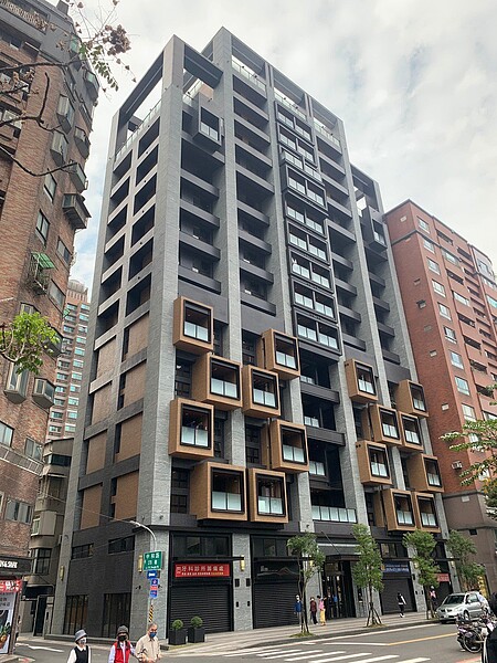 位於中和區中安段的危老都更案已完工。圖/新北市都更處提供