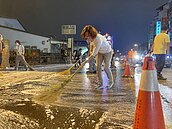 屏東汽車百貨大火延燒近14小時　封路逾20小時終解除