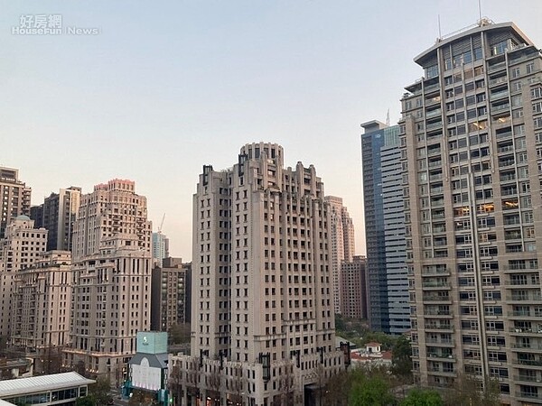 突襲砍房貸上限到7成 專家曝不是打炒房:對房價的表態 台中 房市 大樓 七期 豪宅 七期重劃區。圖/好房網News記者黃芸涵攝