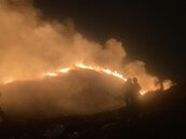 台南仁德掩埋場大火　環保局表示因風助彈簧床「自燃」