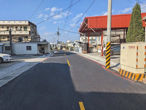 梓官進學路北側8米計畫路開通。圖／高雄市工務局提供