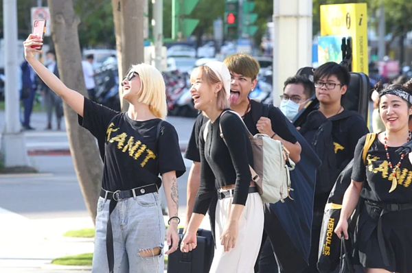 吳德榮說,周六變天雨帶掠過,晚上又好轉。示意圖。圖/聯合報資料照片