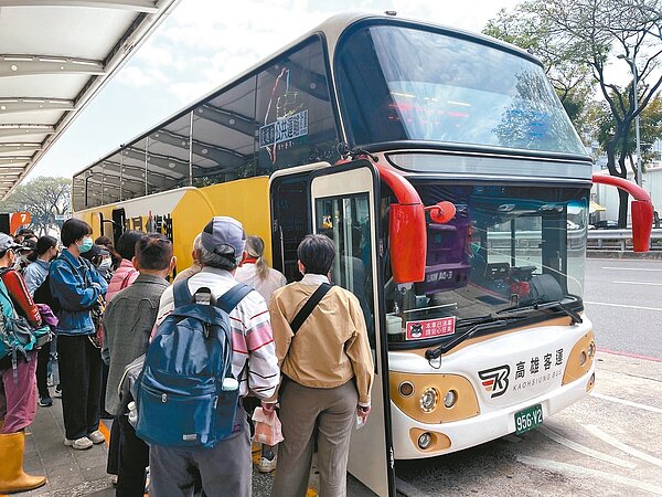 高雄市區399通勤月票將在4月27日上路。記者蔡容喬／攝影 