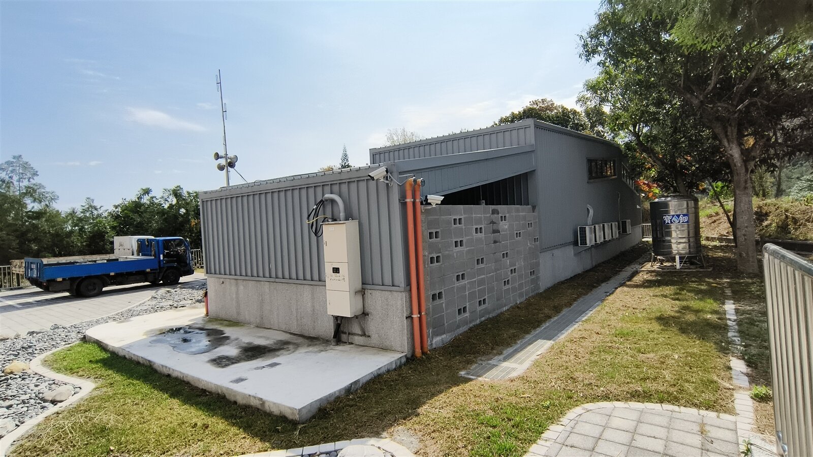 卑南鄉溫泉村活動中心廁所,也被反映設計不良。記者卜敏正/攝影