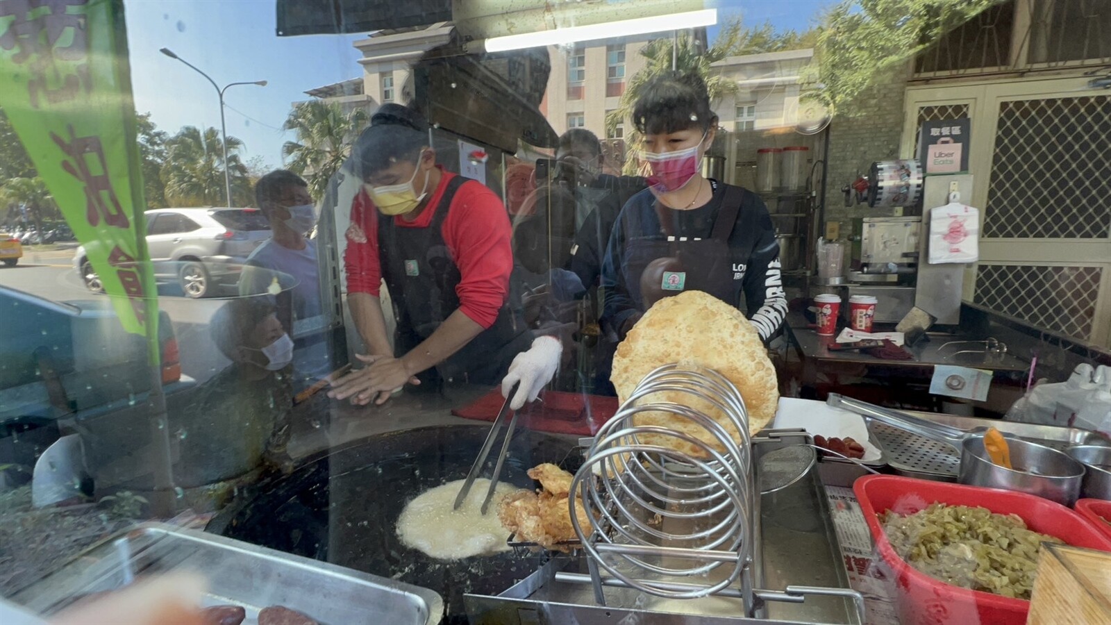 萬物齊漲，食物類漲幅逾5%，帶動房租，年輕上班族叫苦。記者陳秋雲／攝影 