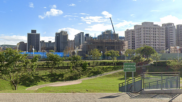 正對「公園+宮廟」第一排 景觀衝擊接受度!網一看照片:抗性不大 桃園小檜溪重劃區。示意圖/翻攝自Google maps