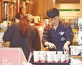 薪水被通膨吃掉　創10年最大減幅