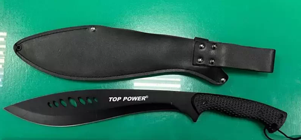 李男到台中知名燒肉店用餐卻無故攜帶鋒利開山刀嚇壞民眾,法院裁罰他3000元。記者曾健祐/翻攝