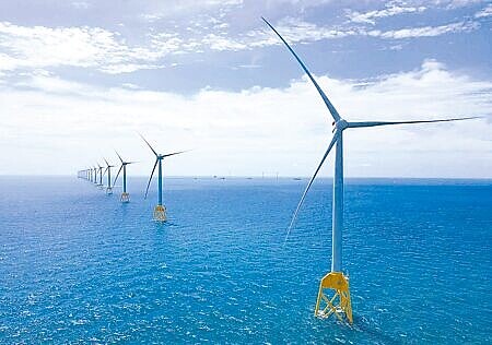 
環評委員認為，因鄰近桃園三接恐有疊加效應，萊風、新風在新竹外海的離岸風電環評未通過，補正再審。圖為彰化外海的離岸風場。（本報資料照片）
