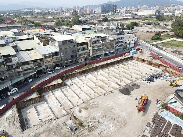 廣停三滯洪池工程進度已達40%,預計今年底就能完工。圖/新北市地政局提供