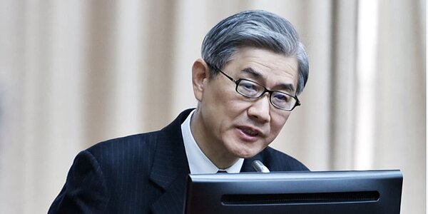 金管會主委黃天牧強調金管會已完成修定金融業應用新興科技的相關規範,進一步評估AI風險與研議法規調適,納入金融檢查加強個資保護。圖/中時報資料照片