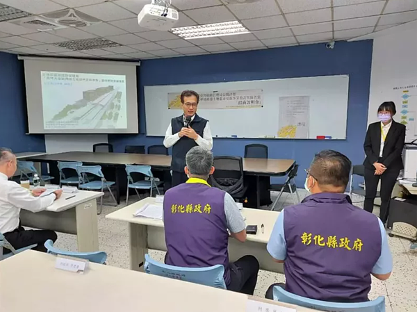 台鐵局辦理員林火車站周邊土地都市更新招商,將興建地上6層、地下1層商業大樓,預定引進百貨商場、影城及商旅等業者,昨天在縣府舉辦招商說明會。圖/彰化縣政府提供