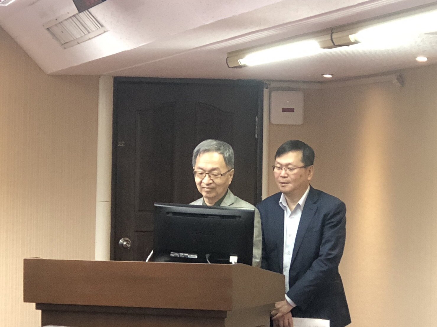 薛瑞元表示,新冠疫情改類及指揮中心降級或解編,將由行政院一同對外宣布,時間點應是在5月。記者沈能元/攝影