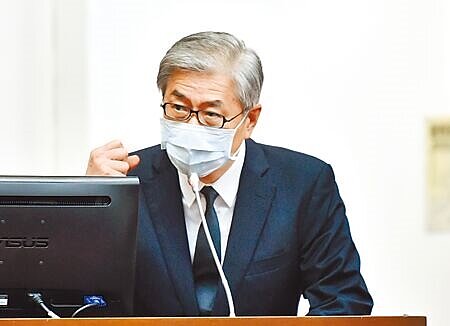 金管會主委黃天牧19日在立法院表示,網路詐騙廣告,google沒下架。(顏謙隆攝)