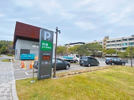 
使用率極高的新竹市「府後地下停車場」，在積極施工下，將提前於21日完工啟用，疏解市區停車問題。（陳育賢攝）
