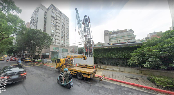 霖園集團蔡家起家厝「敦南霖園」。取自google 街景