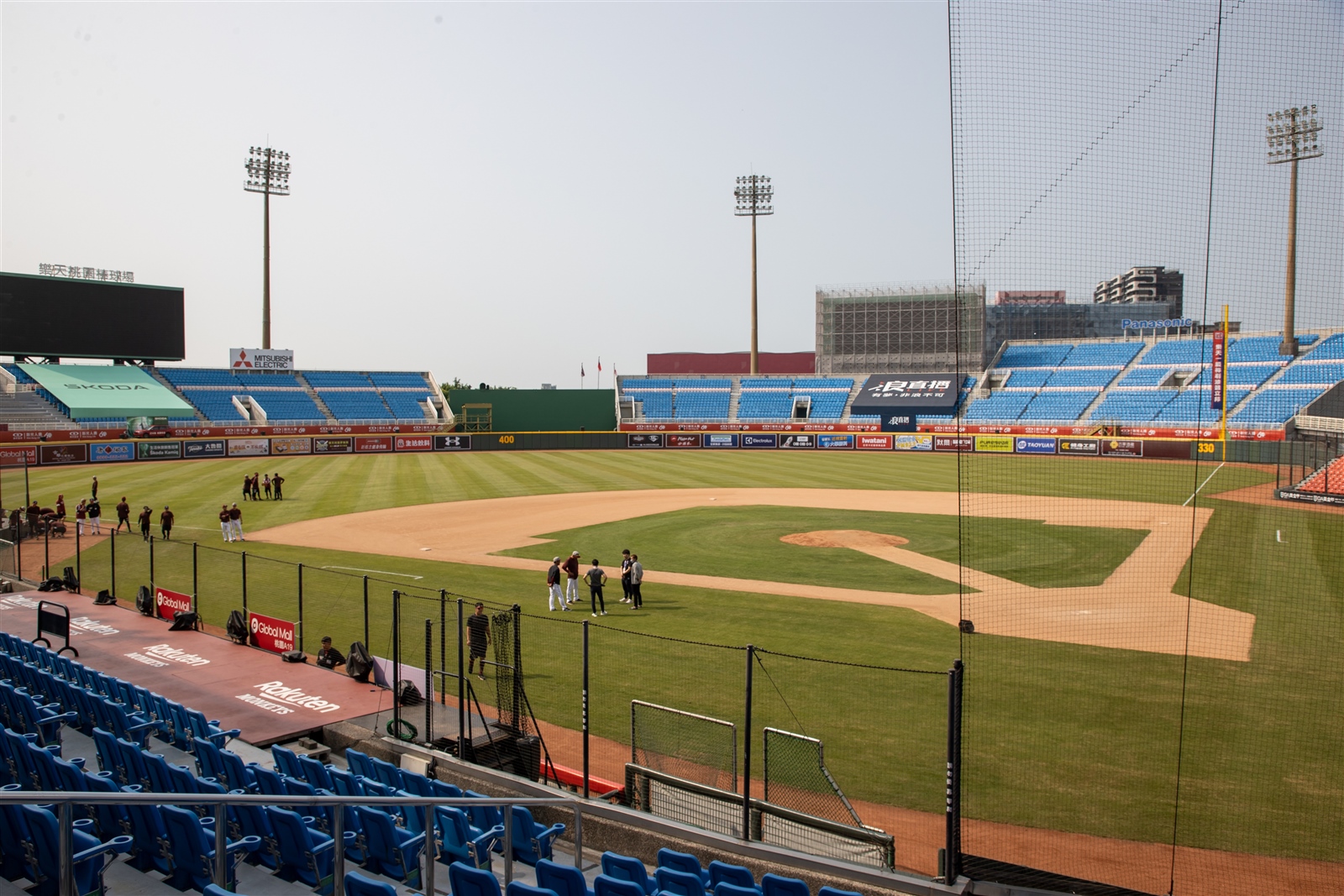 樂天桃園棒球場在中華職棒開幕戰時狀況百出，多位議員呼籲市府必須加以改善。本報資料照 