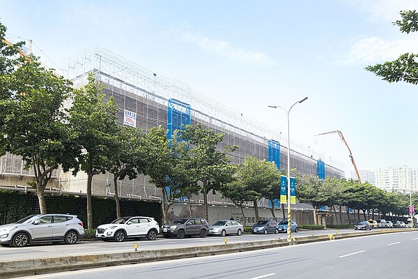林口房市又「加熱」?三井outlet二期見結構體、科技廠挹注數千就業 科技產業挹注、多元建設帶動林口房市,而三井outlet二期已可看到結構體。圖/國產建材實業提供