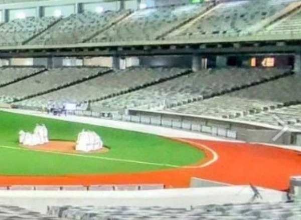 遠雄分別在大巨蛋球場一、三壘休息區上方設置應援舞台區。圖/體育局提供