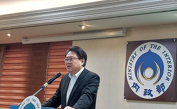 這次平均地權條例修法,引發房地產業界反對聲浪、甚至認為是違憲,內政部長林右昌指出,為了安定市場,我們以公正性、正當性,且符合比例原則並以最小手段,來安定居住及不動產正義,並沒有違憲之虞。圖/好房網News記者林和謙/攝