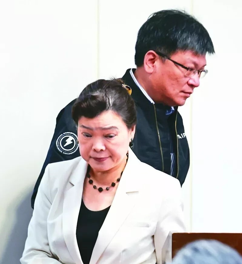 台電18日啟動需量競價,更以每度10元高價向民間購電;前為經濟部長王美花、後為台電代理董事長曾文生。圖/記者許正宏攝