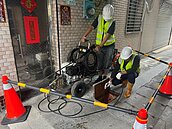 後巷汙水管老是塞？北市引進「這法寶」讓疏通更輕鬆