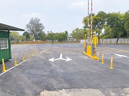 
嘉義市秀泰影城附近有林鐵文資處標租委外經營收費停車場，將於6月營運。（廖素慧攝）
