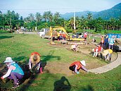 假日拂曉出擊！　社區空地變公園