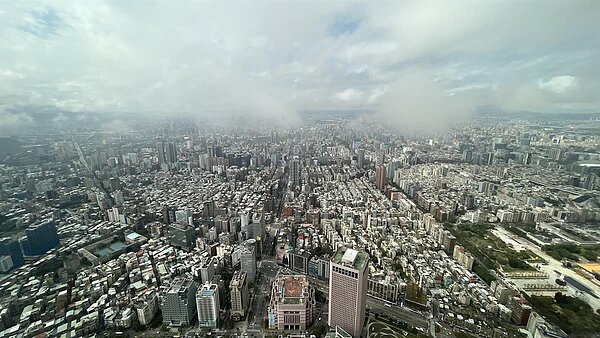 房價是唯一關鍵？掌握5重點就算貴一點也願買。圖／EBC地產王張琬聆攝
