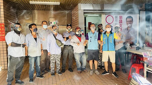 景平里消毒作業。圖／取自「游一龍」臉書