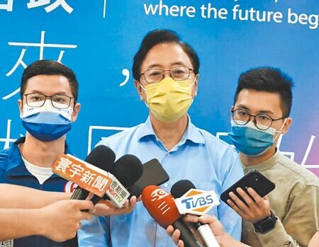 對於台鐵平鎮段動工,國民黨桃園市長候選人張善政表示,又是選舉的動作。(賴佑維攝)