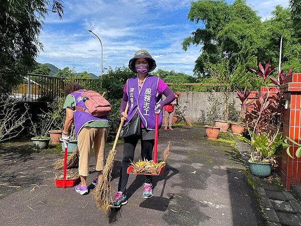 深坑區深坑里每週會定期清掃里內環境。（圖／擷取自黃建強個人臉書）