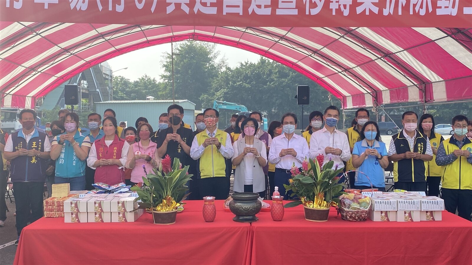 總預定投資43億元，地下4樓地上14樓的彰化第一家百貨公司中友百貨彰化店，在千呼萬喚中，縣府與市公所今天舉辦動工儀式 。記者劉明岩／攝影 